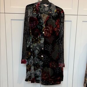 John Mark size L ladies gorgeous burnout blouse.